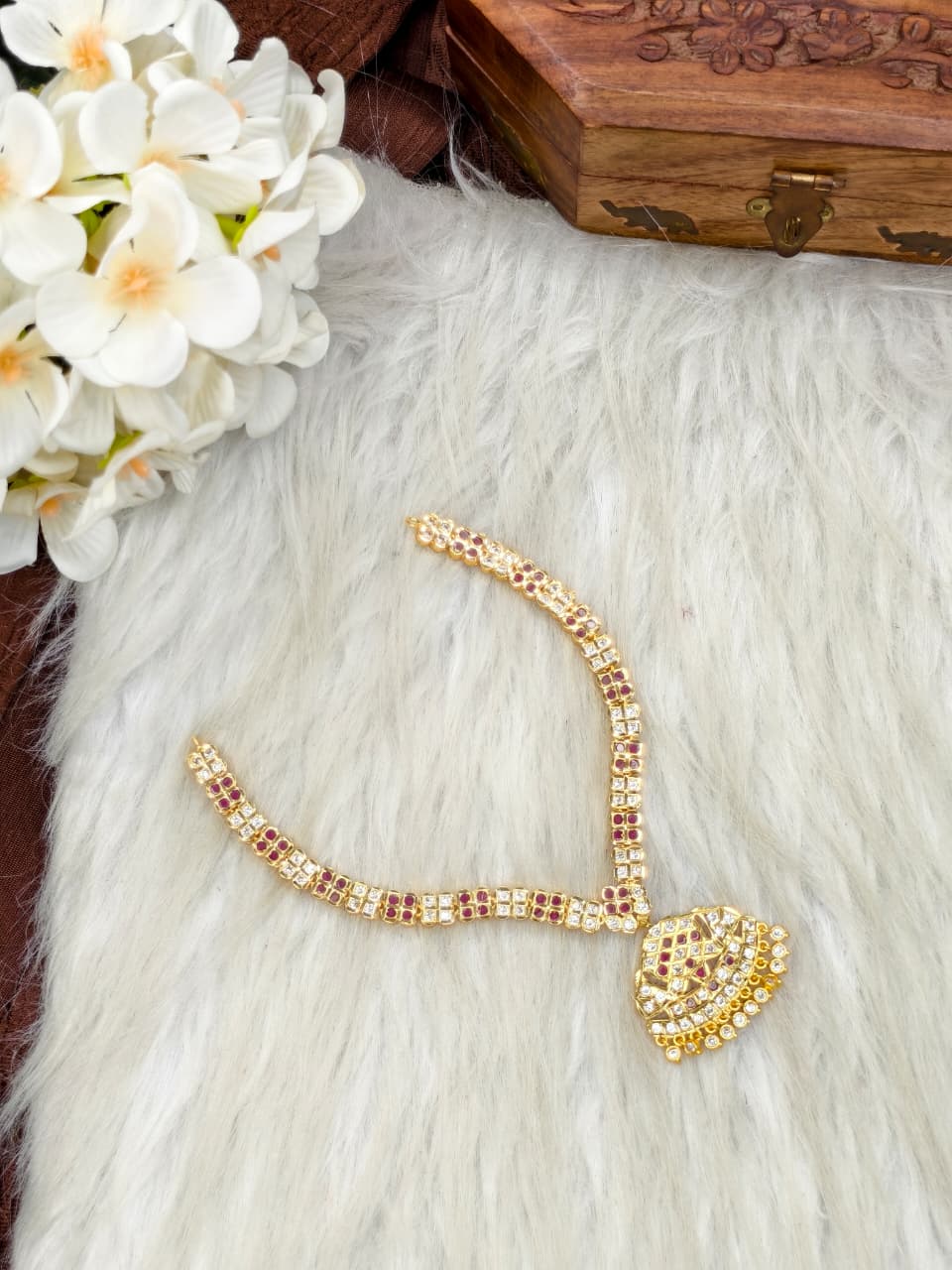 Traditional Impone Stone Necklace for Women – Gold Look