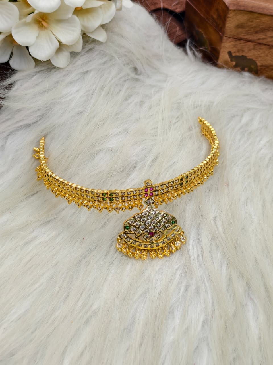 Traditional Impone Stone Necklace for Women – Gold Look
