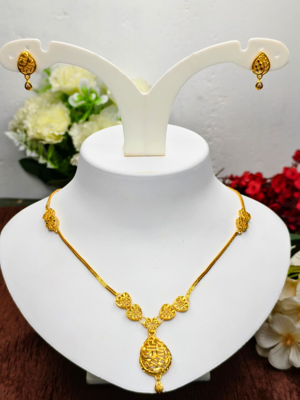 Trending Mini Gold Necklace Set with Earrings – Premium Gold Look Finish